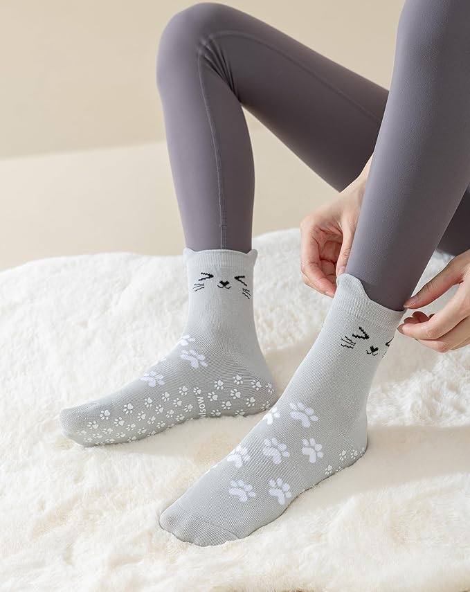 Yawlsow Pilates Grip Socks for Women Cute Yoga Grippy Non Slip Non Skid Cat Socks with Cat Paw Gripper for Barre Workout