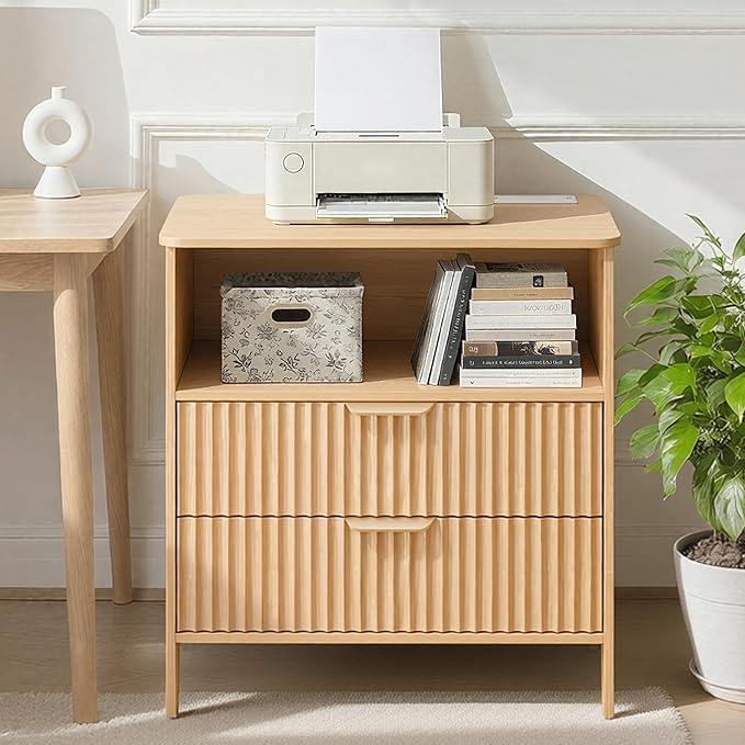 Fluted Nightstand with Charging Station, Wood Night Stand with 2 Large Drawers and Storage Shelf, Natural Bed Side Tables Bedroom, Mid Century Modern Nightstand for Bedroom/Living Room