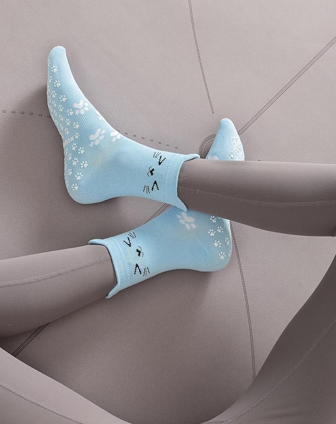 Yawlsow Pilates Grip Socks for Women Cute Yoga Grippy Non Slip Non Skid Cat Socks with Cat Paw Gripper for Barre Workout