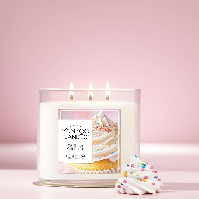 Yankee Candle 3 Wick Candle Jar, Scented Candle with up to 40 Hours of Burn Time, Premium Plant Wax Blend for Consistent Long Lasting Scent from First to Last Burn, Vanilla Cupcake