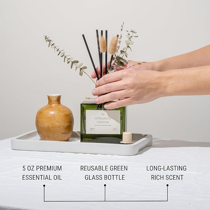 Craft & Kin Reed Diffuser with Dried Flowers | 5 oz White Peony & Tuberose Scented Fall Reed Diffusers for Home, Bathroom | Scent Sticks | Elegant Fragrance Home Decor for Men & Women