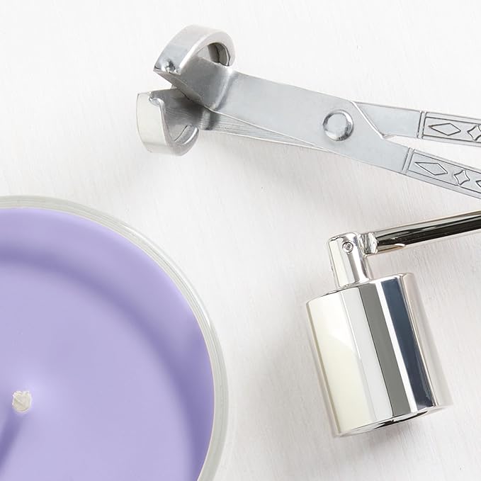 Yankee Candle Lilac Blossoms Scented Candle, 22oz Large Jar with up to 150 Hour Burn Time, Giftable, Birthdays