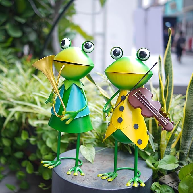 HONGLAND Frog Metal Yard Art - 3D Frog Outdoor Statue - Cute Metal Figurine - Christmas Holiday Lawn Patio Yard Garden Decor Gardening Gifts for Women (Violin)