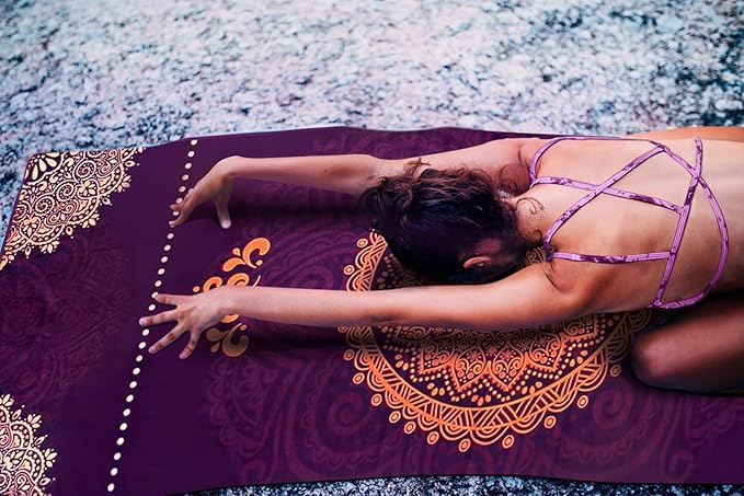 Heathyoga Non Slip Hot Yoga Towel, 100% Microfiber Non Slip Yoga Mat Towel for Hot Yoga, Pilates and Fitness, Exclusive Corner Pockets Design + Free Spray Bottle