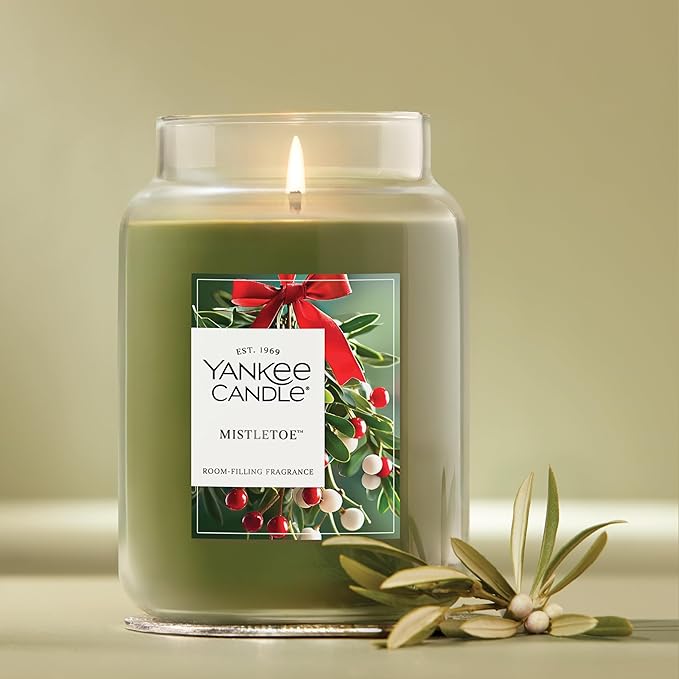 Yankee Candle Large Jar Scented Candle with up to 150 Hour Burn Time, Premium Plant Wax Blend for Consistent Burn, 22 oz Jar Candle with Room Filling Fragrance, Mistletoe