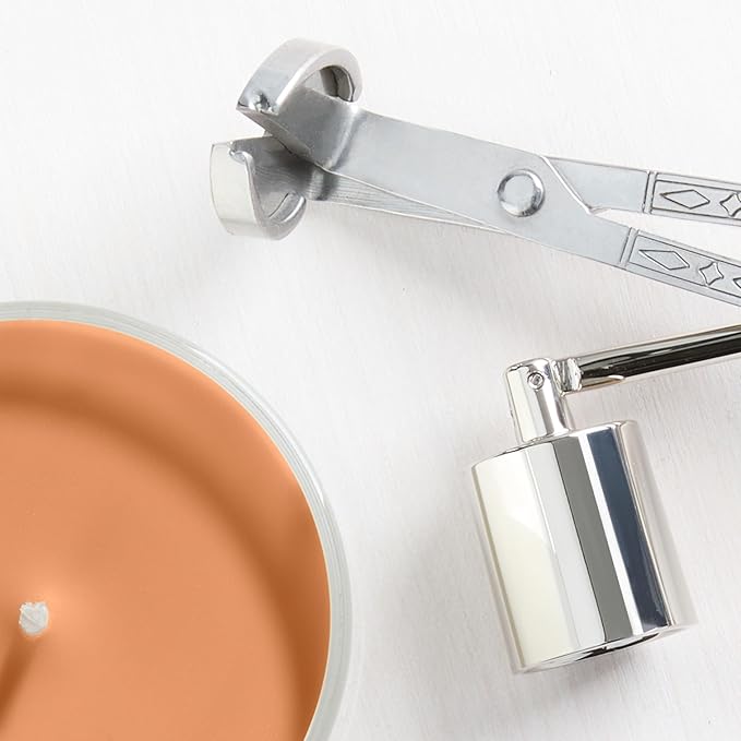 Yankee Candle Large Jar Scented Candle with up to 150 Hour Burn Time, Premium Plant Wax Blend for Consistent Burn, 22 oz Jar Candle with Room Filling Fragrance, Honey Clementine