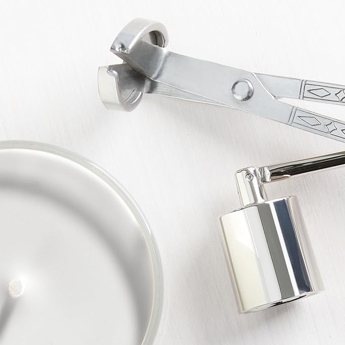 Yankee Candle Large Jar Scented Candle with up to 150 Hour Burn Time, Premium Plant Wax Blend for Consistent Burn, 22 oz Jar Candle with Room Filling Fragrance, Midnight Jasmine