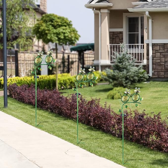 Afirst Solar Lights Outdoor Decorative Metal Sitting Frogs Hollow Out White LED Metal Waterproof Garden Stake Lights for Walkway Pathway Lawn Patio Yard Decorations