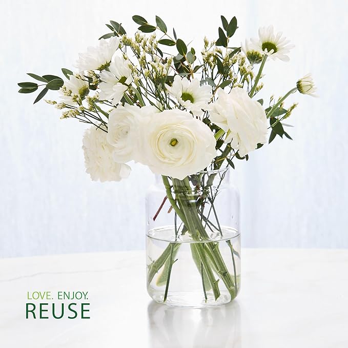 Yankee Candle Large Jar Scented Candle with up to 150 Hour Burn Time, Premium Plant Wax Blend for Consistent Burn, 22 oz Jar Candle with Room Filling Fragrance, Beach Escape