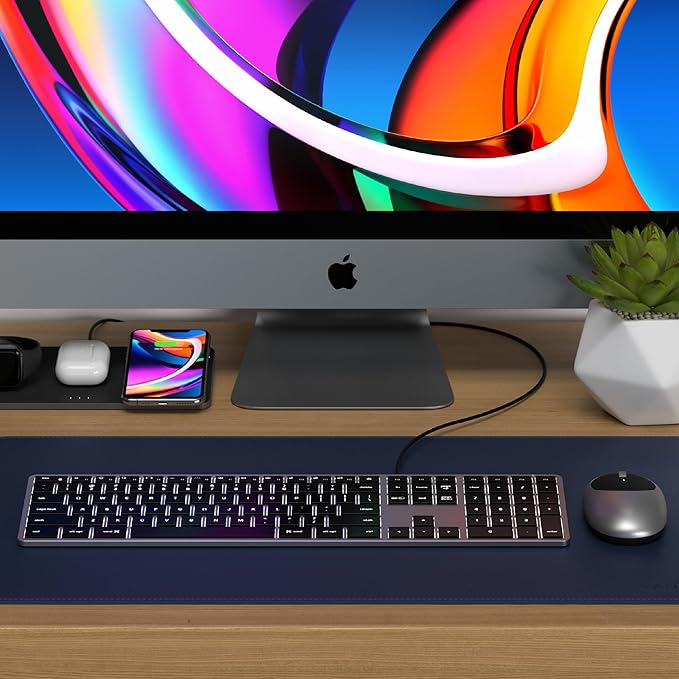 Satechi Slim W3 Wired Backlit Keyboard with Numeric Keypad, Illuminated Keys & USB C Connection, for MacBook Air/Pro M4, iPad Air/Pro M4/M3, iPad mini, Mac mini, iMac and More