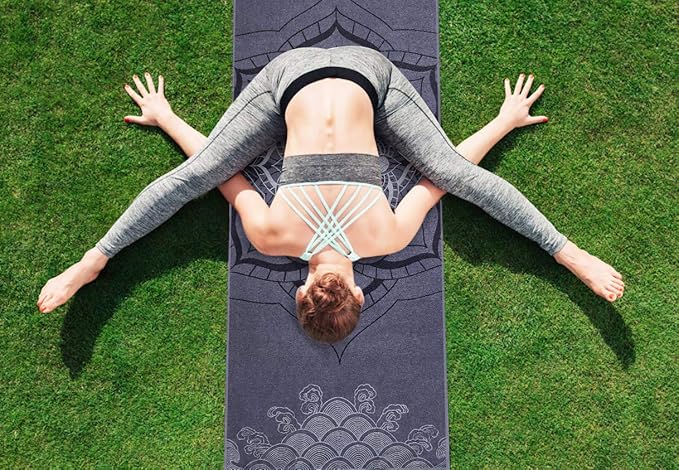 Heathyoga Non Slip Hot Yoga Towel, 100% Microfiber Non Slip Yoga Mat Towel for Hot Yoga, Pilates and Fitness, Exclusive Corner Pockets Design + Free Spray Bottle