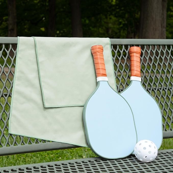 S&T INC. Gym Travel Towel, 1 Pack, Cooling Towels for Camping, Yoga, Home and Gym Bag, 1 Storage Bag Included, 12 Inch x 40 Inch, Microfiber, Sage Green