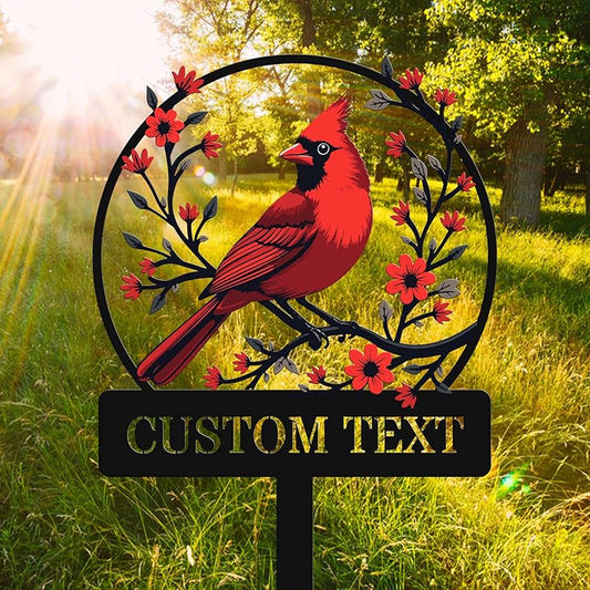 Personalized Name Garden Cardinal Metal Signs with Stake, Custom Family Name Yard Decor for Outdoor Outside, Cardinal Lawn Patio Stake Gardening Enthusiasts Grandmothers Gift