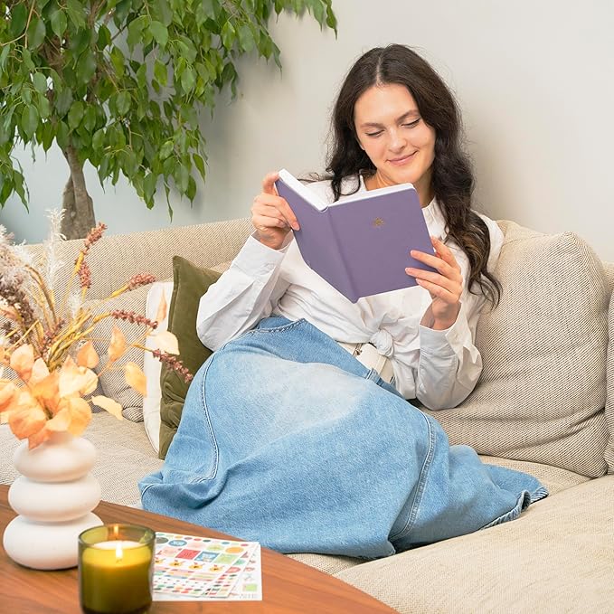 Clever Fox Gratitude Journal Premium - Happiness, Positivity & Affirmation Journal – Inspirational Daily Notebook, 6 Months (Lavender)