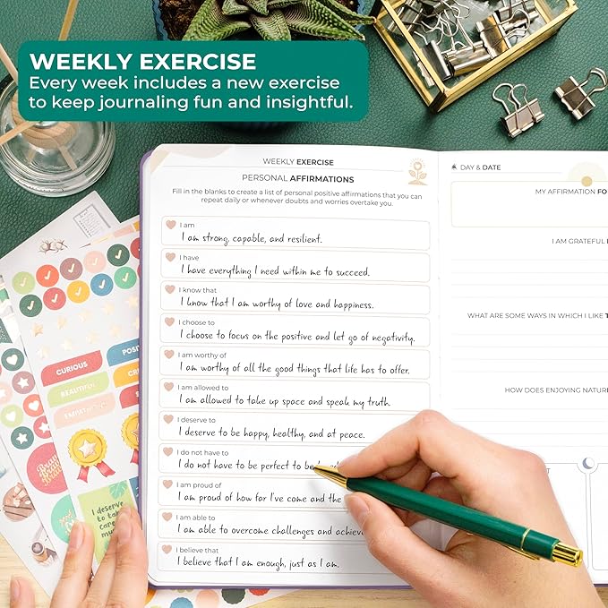 Clever Fox Gratitude Journal Premium - Happiness, Positivity & Affirmation Journal – Inspirational Daily Notebook, 6 Months (Lavender)