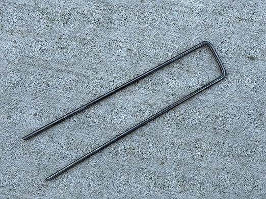 Sandbaggy USA Made 6-inch Landscape Staples - Garden Stakes - Landscaping Fabric, Netting, Sod, Artificial Turf (Standard, 100)